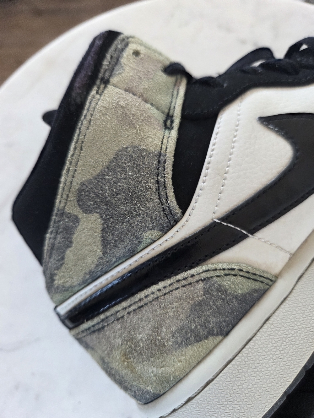 Nike Air Jordan Retro 1 Mid Men Size 8.5 CW5490-001 Green Camo Black White Shoes - Picture 10 of 10